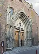 Portal de la iglesia