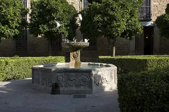 Fuente Veneciana frente la Casa de Juan de Medina.