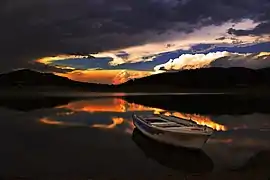 El lago al atardecer