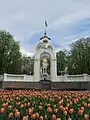 Fuente Dzerkalʹnyi en primavera