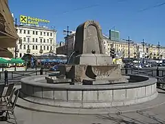 Fuente de Neptuno en la plaza de Sennaya