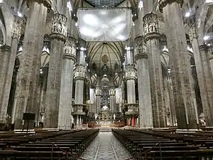 Nave de la catedral de Milán