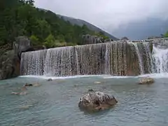 Cascada de la Montaña de Nieve de Yulong