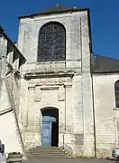 La entrada sur de la iglesia