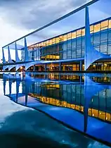 Palácio do Planalto iluminado de azul durante noviembre; Brasil, 2014.