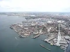 La torre y el puerto desde el aire, 2007.