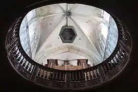 Abertura circular sobre el nártex