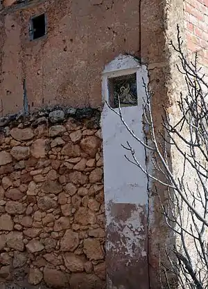 Estación VII del Viacrucis de Casasbajas (Valencia): Jesús cae por segunda vez.