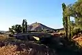 Vista meridional del cerro de Moya (Cuenca), desde el río Ojos de Moya.