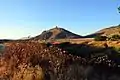 Vista meridional del cerro de Moya (Cuenca), desde el río Ojos de Moya.