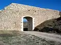 Vista frontal de la Puerta de la Calzadilla en Moya (Cuenca), tras su restauración. Siglo XIII.