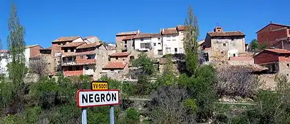 Vista parcial de Negrón, Vallanca (Valencia), desde la carretera CV-478.