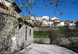 Vista parcial del caserío de Pedro Izquierdo de Moya (Cuenca), desde la parroquial, 2013.