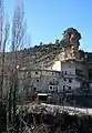 Entrada septentrional a Tormón (Teruel), con detalle del tormo del Castillo, desde la fuente del Lavadero (2017).