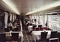 Vista interior del coche restaurante 168-3000 en julio de 1999