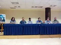 Mesa redonda sobre Llingua y Medios