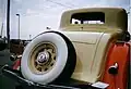 Nash Ambassador Rumble Seat Cupé de 1932 con rueda de repuesto a juego con neumáticos de banda blanca