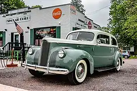 Packard 110 Touring Sedan (1941)