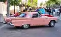 Ford Thunderbird de 1957. Ojo de Buey en el pilar C.