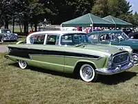 Nash Ambassador Custom 4-puertas sedán (1957)