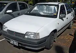 Daewoo Racer de cuatro plazas, modelo 1992.