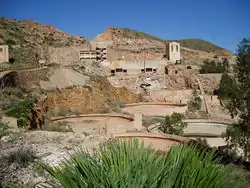 Las escenas del orfanato fueron rodadas en la Planta Denver de las minas de Rodalquilar.