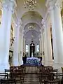 Interior de la iglesia de San Félix de Valois