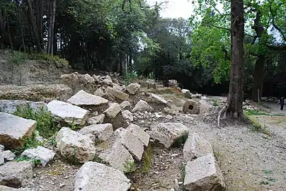 Ruinas del muro perimetral