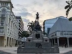 Monumento a Sucre, obra de Augusto Faggioni. Guayaquil, Ecuador.