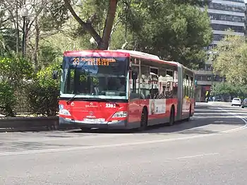 Un Scania N-310 UB Tata Hispano Área realizando la línea 33 de Tuzsa en Zaragoza