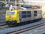 Locomotora 250.004 de Renfe Operadora en la estación de Manresa.