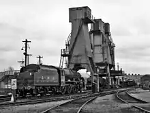 Leander junto a la planta de ceniza en Carnforth MPD, 02/1983.