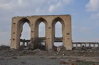 Ruinas del teatro dramático estatal de Ağdam