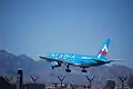 Boeing 757-2G5 (XA-DIA) de Aladia aterrizando en el Aeropuerto Internacional McCarran.