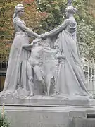 Monument à la France, la Belgique reconnaissante en París. Marianne está a la izquierda y Belgica o La Belgique a la derecha.