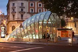 Fosterito de acceso a la estación de Abando