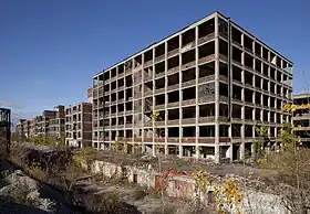 Fábrica de automóviles abandonada en Detroit.