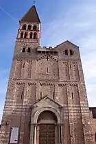 Abadía de San Filiberto de Tournus, muy alterado