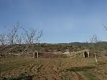 Bocas de acceso al refugio subterráneo.