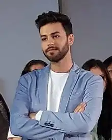 Agoney es el compositor e intérprete de la canción