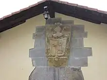 Escudo de armas Aizpitarte en la fachada