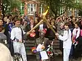 El Londres 2012 Antorcha Olímpica se detuvo en la estatua de Turing en Manchester en su cumpleaños número 100.