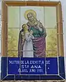 Situada en un entorno agrícola, este panel no está en la ermita, sino en uno de los pozos de riego de su entorno.