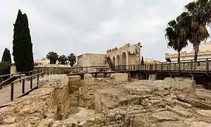 Resto arqueológicos dentro del alcázar.