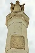 San Pedro de Verona, patrono de Alconera sobre una columna.