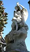 L'homme à la harpe , en el cementerio Saint-Pierre de Marsella