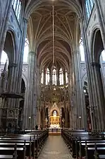 Interior de la iglesia votiva