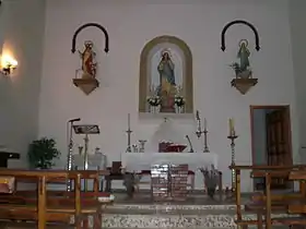 Altar mayor de la Iglesia de San Vicente Mártir de La Vegallera.