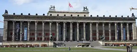 Pórtico polistilo (18) del Altes Museum de Berlín, de Karl Friedrich Schinkel, 1825-1828.)