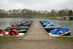 Alquiler de barcas en el Lago Lopau , febrero 2011